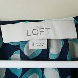 LOFT Tops - Ann Taylor LOFT Circle Print Blouse LOFT Tops - Ann Taylor LOFT Circle Print Blouse